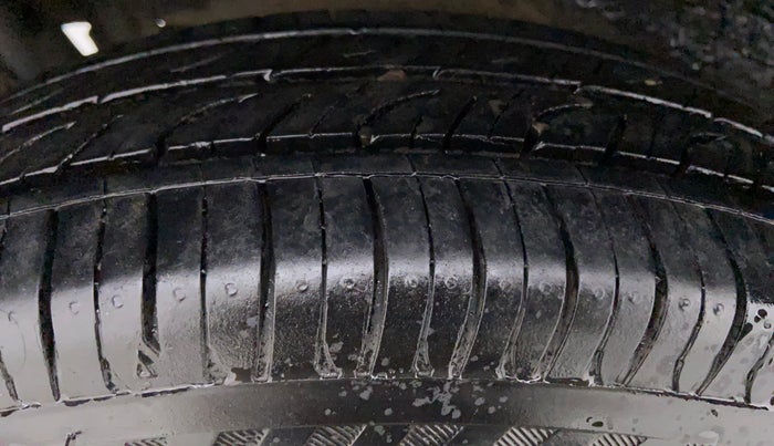 2018 Maruti Wagon R 1.0 LXI CNG, CNG, Manual, 51,162 km, Left Front Tyre Tread