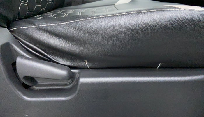 2018 Maruti Wagon R 1.0 LXI CNG, CNG, Manual, 51,162 km, Driver Side Adjustment Panel