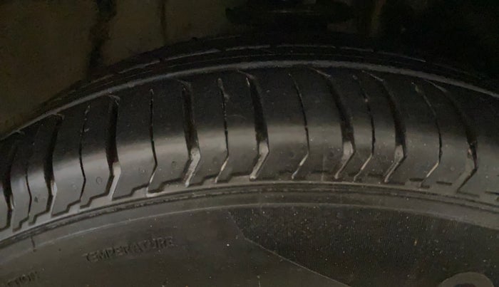 2018 Maruti IGNIS DELTA 1.2 AMT, Petrol, Automatic, 32,631 km, Right Front Tyre Tread