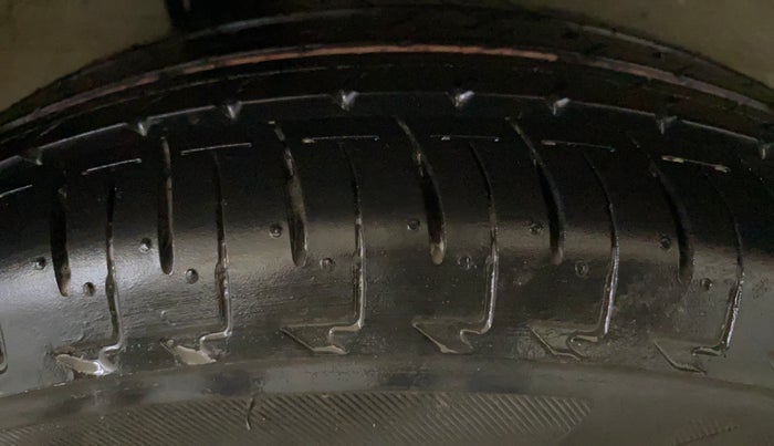 2018 Maruti IGNIS DELTA 1.2 AMT, Petrol, Automatic, 32,631 km, Right Rear Tyre Tread