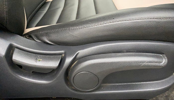 2016 Hyundai Elite i20 SPORTZ 1.2, Petrol, Manual, 27,166 km, Driver Side Adjustment Panel