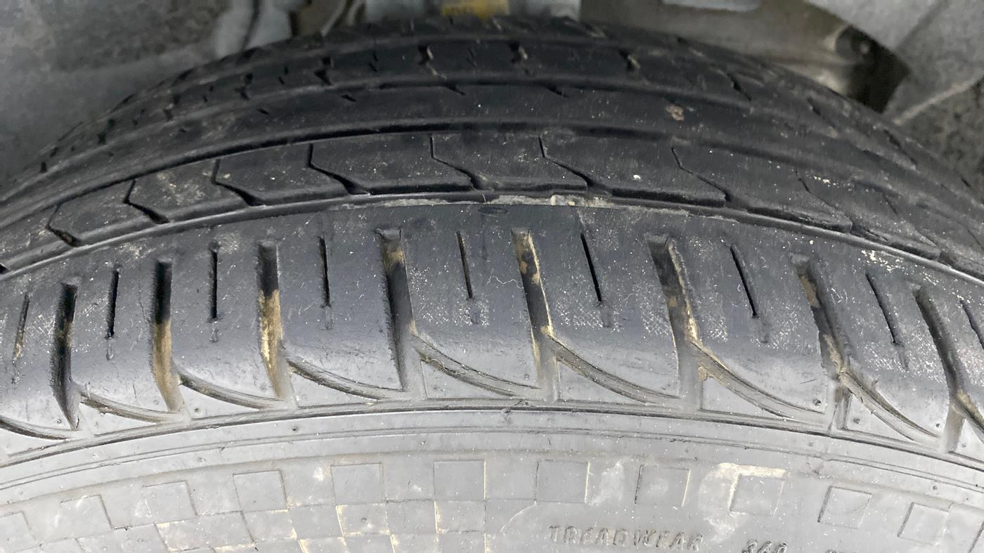 2014 Nissan Terrano XV PREMIUM 110 PS DEISEL, Diesel, Manual, 76,064 km, Right Front Tyre Tread
