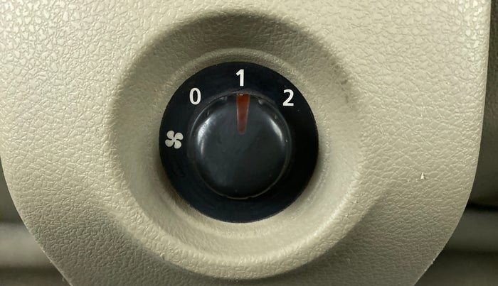 2014 Nissan Terrano XV PREMIUM 110 PS DEISEL, Diesel, Manual, 76,064 km, Rear AC Temperature Control