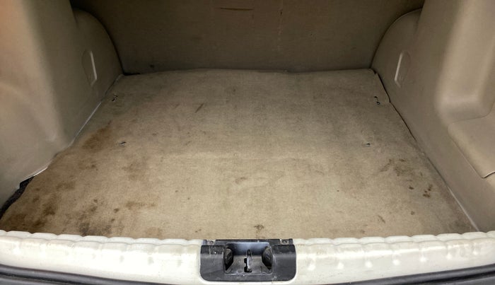 2014 Nissan Terrano XV PREMIUM 110 PS DEISEL, Diesel, Manual, 76,064 km, Boot Inside