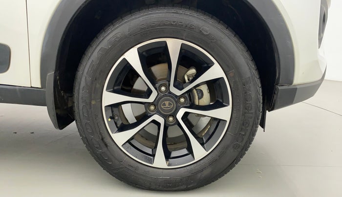 2020 Tata NEXON XZA+ SUNROOF 1.5 RTQ, Diesel, Automatic, 64,461 km, Right Front Wheel