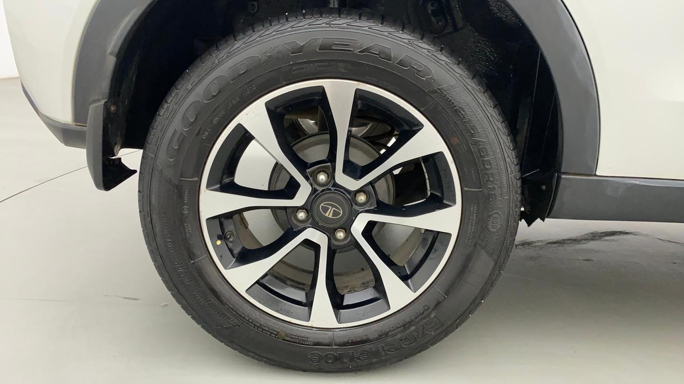 2020 Tata NEXON XZA+ SUNROOF 1.5 RTQ, Diesel, Automatic, 64,461 km, Right Rear Wheel
