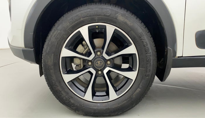 2020 Tata NEXON XZA+ SUNROOF 1.5 RTQ, Diesel, Automatic, 64,461 km, Left Front Wheel