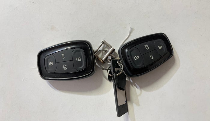 2023 Tata NEXON CREATIVE+ SUNROOF AMT 1.2 PETROL, Petrol, Automatic, 17,261 km, Key Close Up