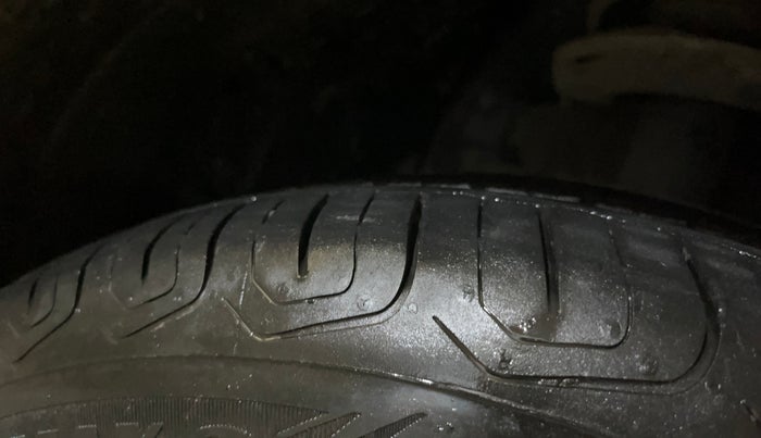 2023 Tata NEXON CREATIVE+ SUNROOF AMT 1.2 PETROL, Petrol, Automatic, 17,261 km, Right Front Tyre Tread