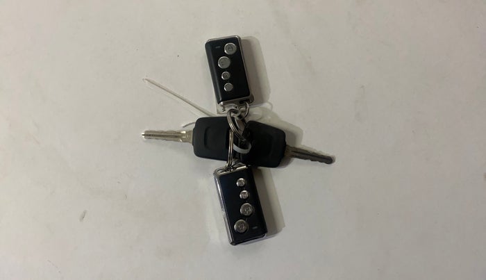 2024 Nissan MAGNITE XE, Petrol, Manual, 22,616 km, Key Close Up