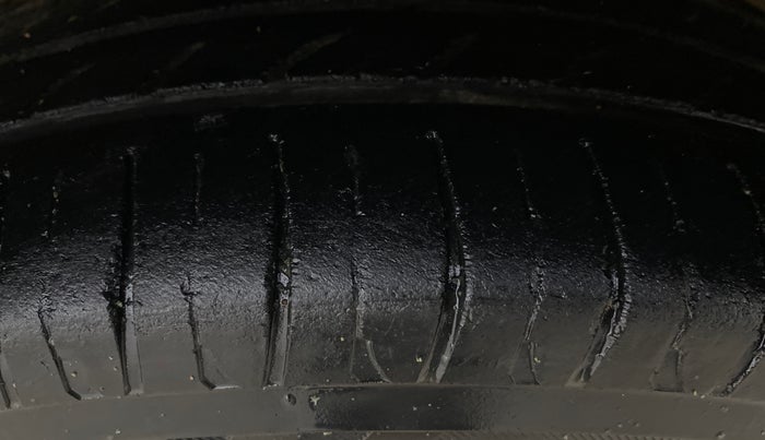 2014 Maruti Alto K10 VXI, Petrol, Manual, 65,495 km, Right Front Tyre Tread