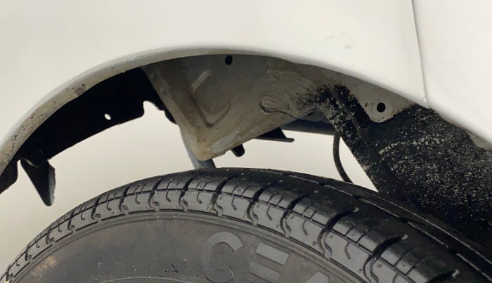 2014 Hyundai Eon D-LITE+, Petrol, Manual, 28,039 km, Left fender - Lining loose