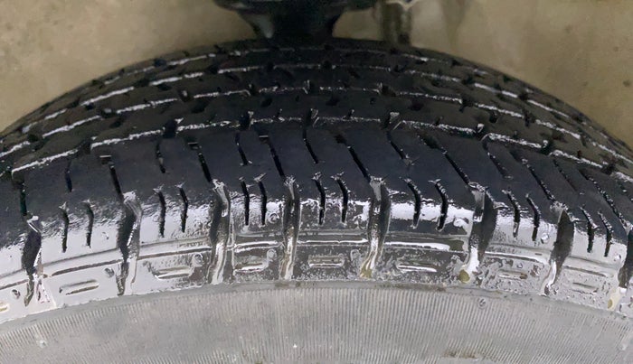 2014 Maruti Alto K10 VXI, Petrol, Manual, 13,997 km, Left Front Tyre Tread