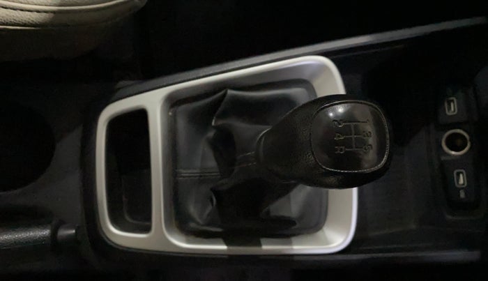 2022 Hyundai VENUE S+ 1.2, Petrol, Manual, 47,883 km, Gear Lever