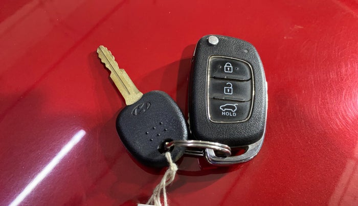 2022 Hyundai VENUE S+ 1.2, Petrol, Manual, 47,883 km, Key Close Up