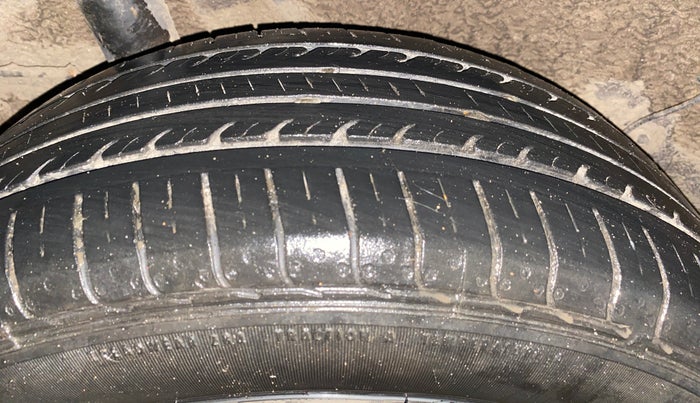 2022 Hyundai VENUE S+ 1.2, Petrol, Manual, 47,883 km, Right Rear Tyre Tread