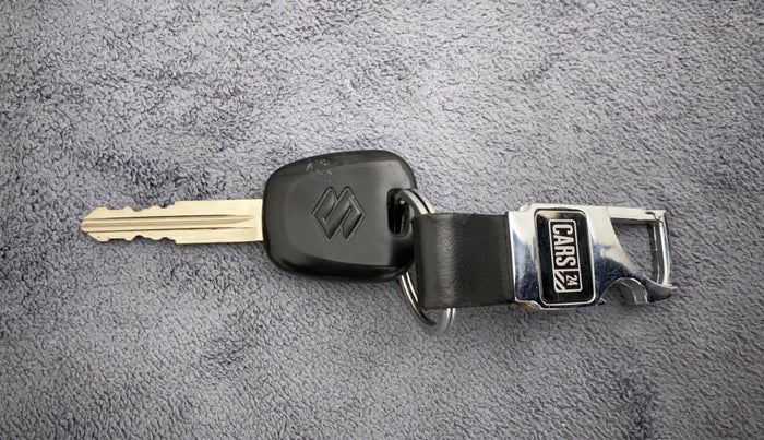 2016 Maruti Alto 800 LXI, Petrol, Manual, 98,542 km, Key Close Up