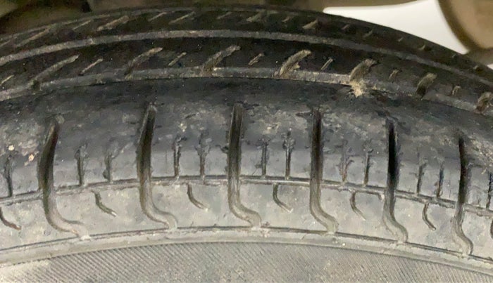2016 Maruti Alto 800 LXI, Petrol, Manual, 98,542 km, Right Rear Tyre Tread