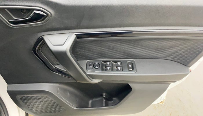 2021 Renault Kiger RXL AMT, Petrol, Automatic, 36,785 km, Driver Side Door Panels Control