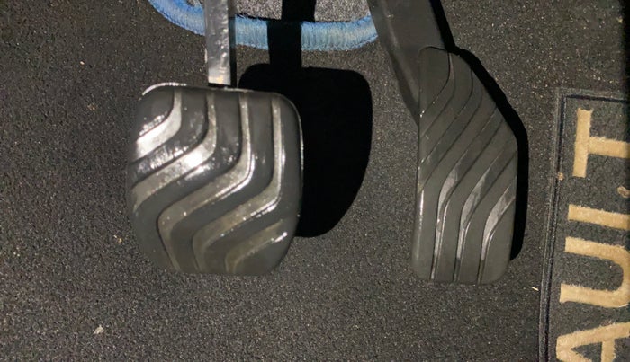 2021 Renault Kiger RXL AMT, Petrol, Automatic, 36,785 km, Pedals