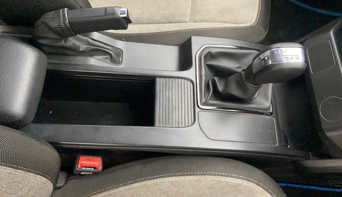 2021 Renault Kiger RXL AMT, Petrol, Automatic, 36,785 km, Gear Lever