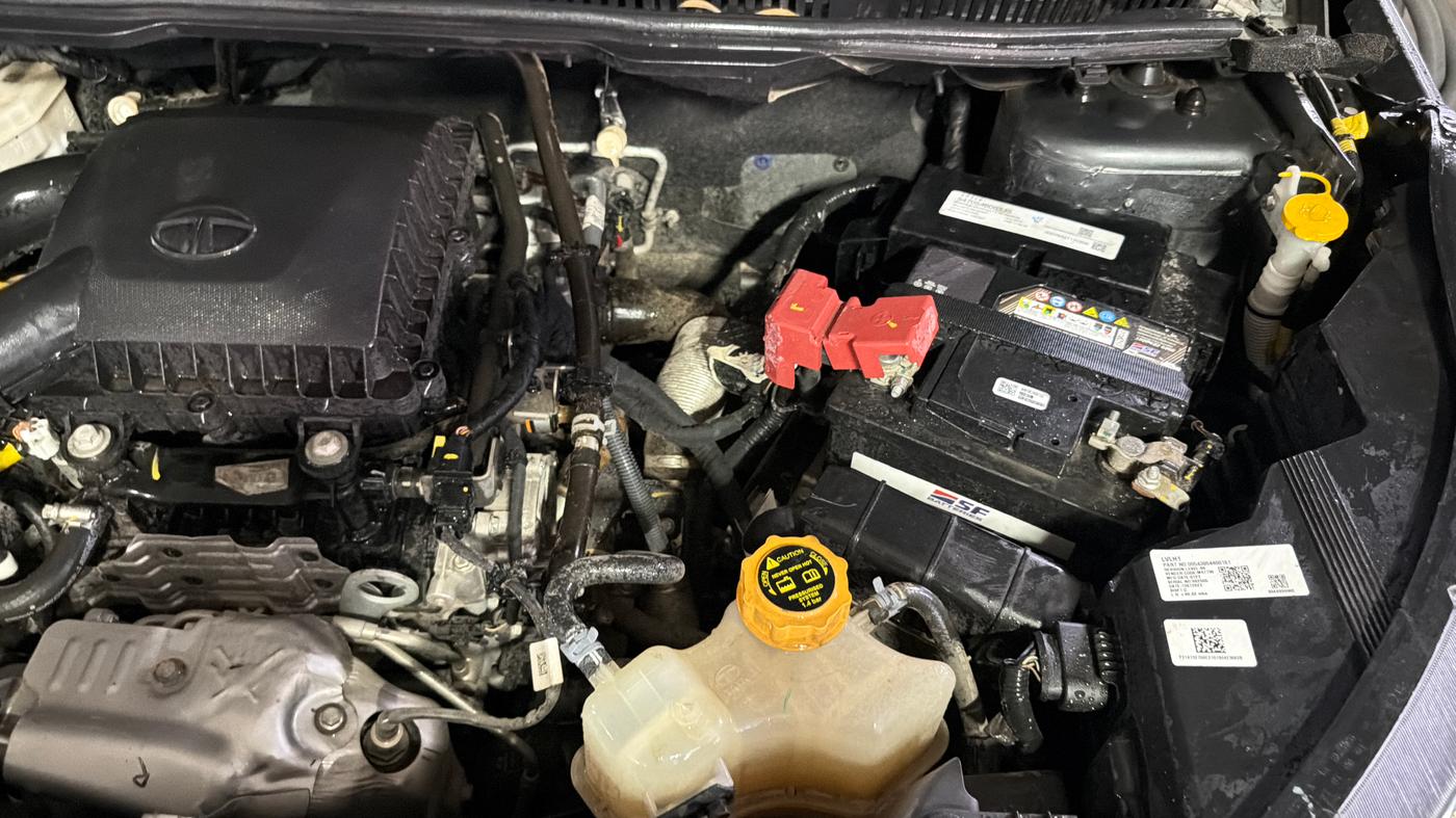 2023 Tata NEXON XM PLUS SUNROOF PETROL, Petrol, Manual, 12,104 km, Engine View - Left