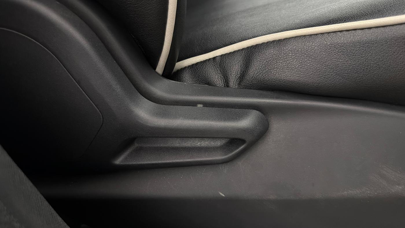 2023 Tata NEXON XM PLUS SUNROOF PETROL, Petrol, Manual, 12,104 km, Driver Side Adjustment Panel