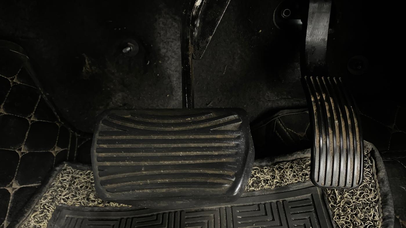 2023 Mahindra Thar LX P 2WD AT HT, Petrol, Automatic, 87,924 km, Pedals