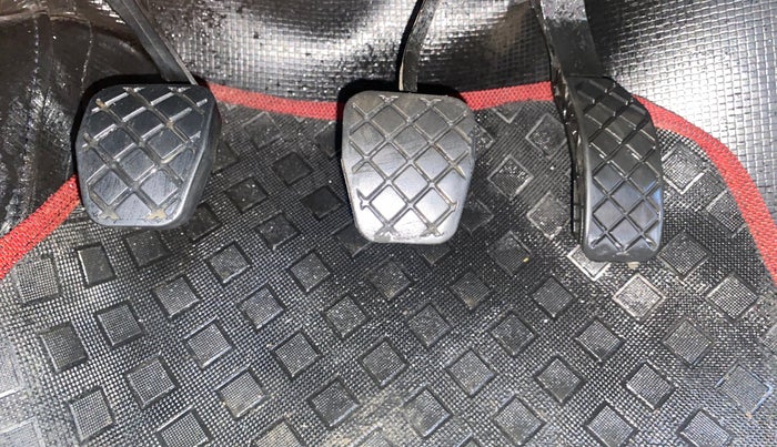 2018 Volkswagen Polo COMFORTLINE 1.2L, Petrol, Manual, 71,463 km, Pedals