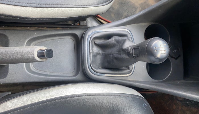 2018 Volkswagen Polo COMFORTLINE 1.2L, Petrol, Manual, 71,463 km, Gear Lever