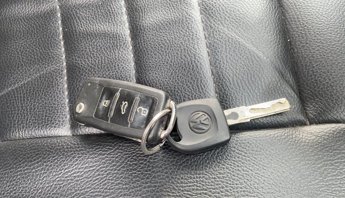 2018 Volkswagen Polo COMFORTLINE 1.2L, Petrol, Manual, 71,463 km, Key Close Up