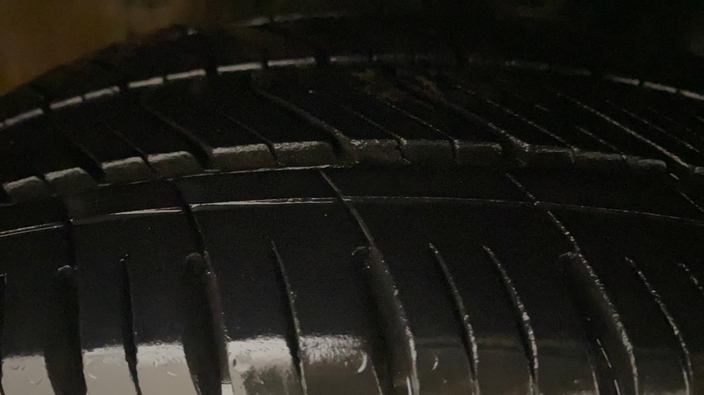2018 Volkswagen Polo COMFORTLINE 1.2L, Petrol, Manual, 71,539 km, Right Front Tyre Tread