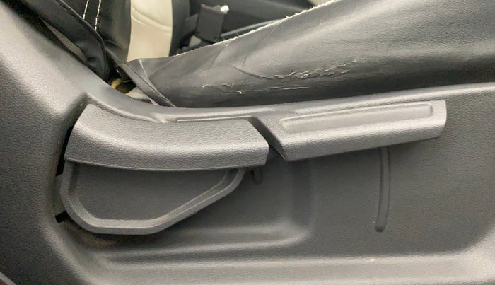 2022 Hyundai AURA SX 1.2, Petrol, Manual, 31,568 km, Driver Side Adjustment Panel