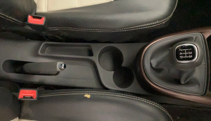 2022 Hyundai AURA SX 1.2, Petrol, Manual, 31,568 km, Gear Lever