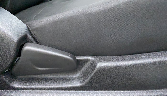 2019 Renault Kwid RXT 1.0 EASY-R AT OPTION, Petrol, Automatic, 3,746 km, Driver Side Adjustment Panel