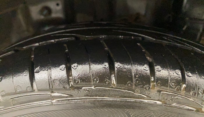 2016 Hyundai Eon ERA +, Petrol, Manual, 69,592 km, Left Rear Tyre Tread