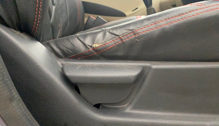 2016 Hyundai Eon ERA +, Petrol, Manual, 69,592 km, Driver Side Adjustment Panel