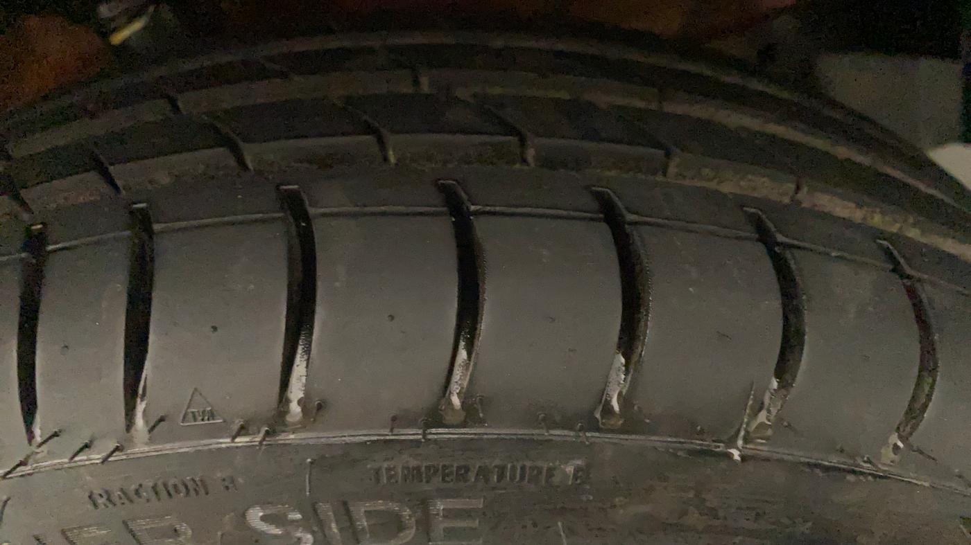2014 Maruti Wagon R Stingray VXI, Petrol, Manual, 24,517 km, Left Rear Tyre Tread