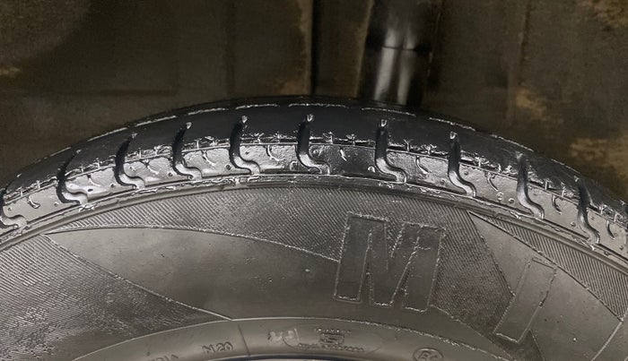 2016 Renault Kwid RXT 0.8, Petrol, Manual, 55,533 km, Left Rear Tyre Tread