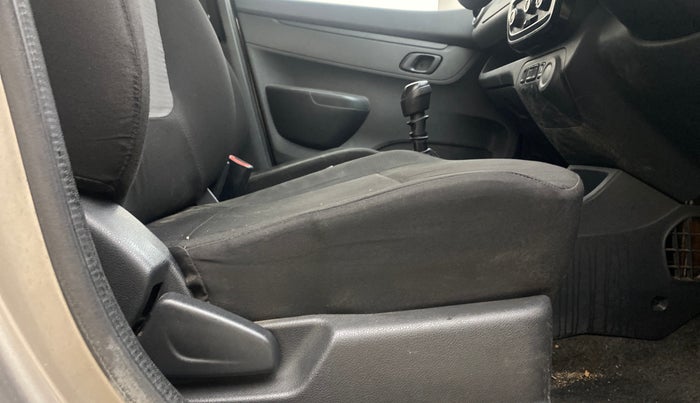 2016 Renault Kwid RXT 0.8, Petrol, Manual, 55,533 km, Driver Side Adjustment Panel