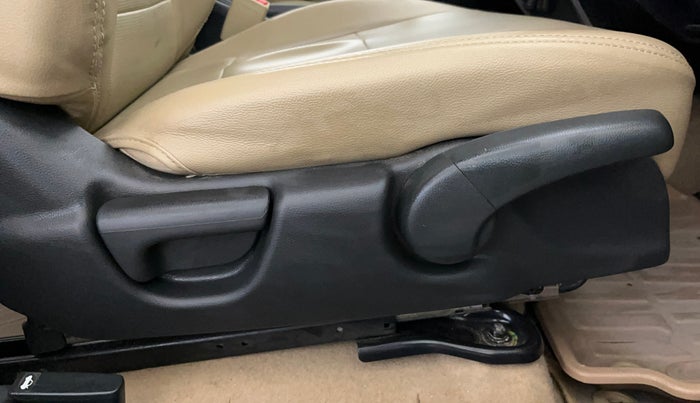 2020 Honda City 1.5L I-VTEC V MT, Petrol, Manual, 50,740 km, Driver Side Adjustment Panel