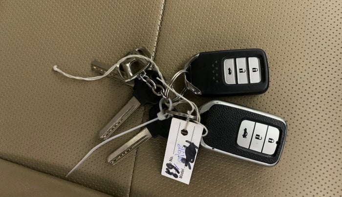 2020 Honda City 1.5L I-VTEC V MT, Petrol, Manual, 50,740 km, Key Close Up