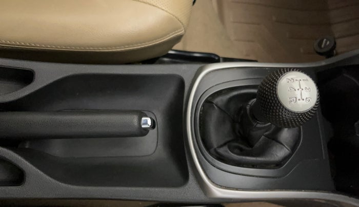 2020 Honda City 1.5L I-VTEC V MT, Petrol, Manual, 50,740 km, Gear Lever