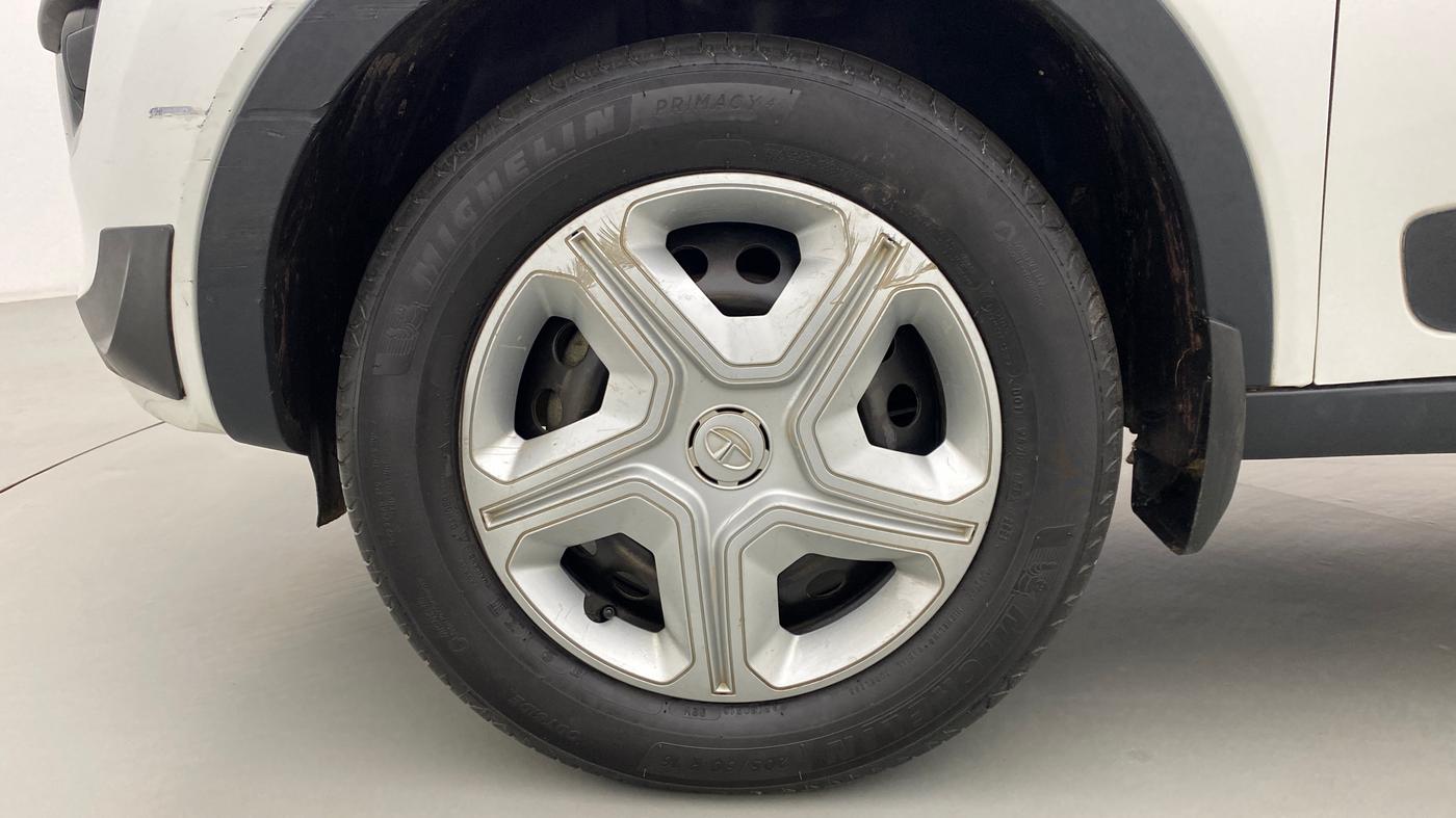 2019 Tata NEXON XM 1.5, Diesel, Manual, 70,862 km, Left Front Wheel