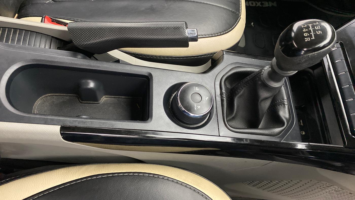 2019 Tata NEXON XM 1.5, Diesel, Manual, 70,862 km, Gear Lever