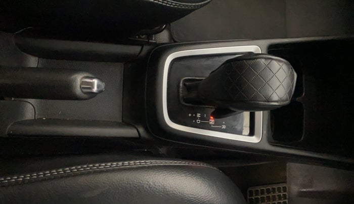 2019 Maruti Swift VXI AMT, Petrol, Automatic, 1,17,757 km, Gear Lever
