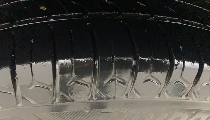 2019 Maruti Swift VXI AMT, Petrol, Automatic, 1,17,757 km, Right Rear Tyre Tread