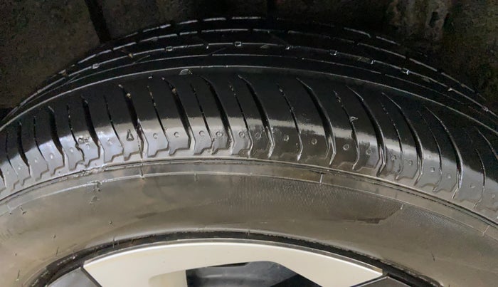 2024 Nissan MAGNITE XL, Petrol, Manual, 10,101 km, Right Rear Tyre Tread