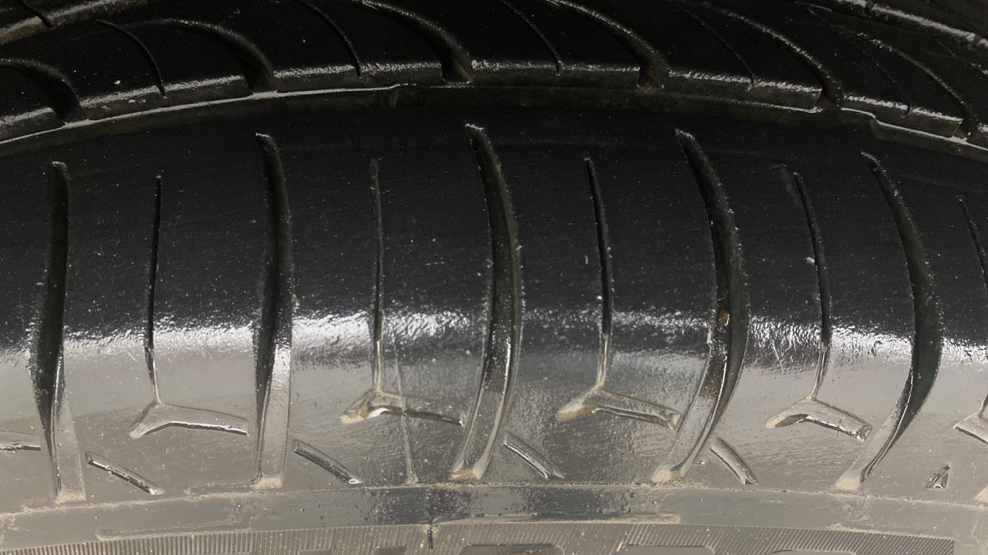 2019 Hyundai VENUE S 1.2, Petrol, Manual, 82,853 km, Left Front Tyre Tread