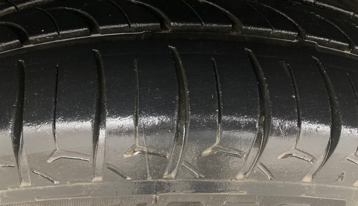 2019 Hyundai VENUE S 1.2, Petrol, Manual, 82,853 km, Left Front Tyre Tread